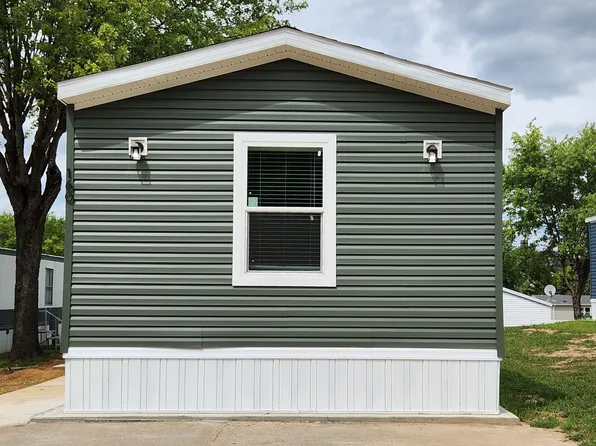 160 Barberry Dr, Festus, MO 63028