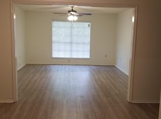 1611 College Dr APT 2, Baton Rouge, LA 70808