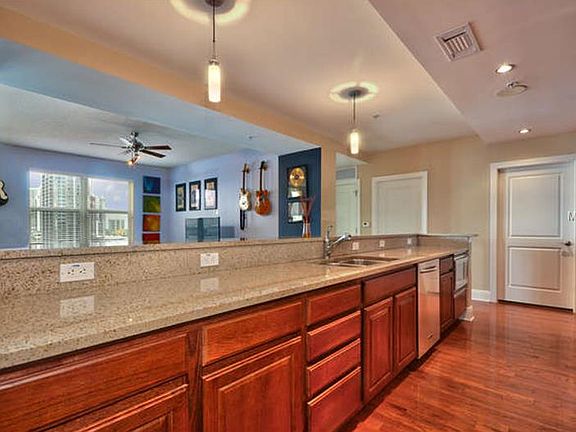 5th image of 1238 E Kennedy Blvd Unit 903