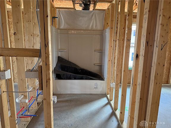 5th image of 208 Lightfoot Ct
