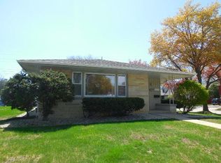 8667 W Grantosa Dr, Milwaukee, WI 53225