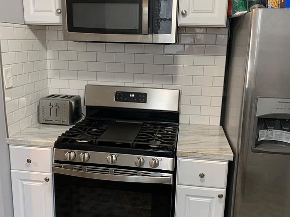 4th image of 23671 Carlington St