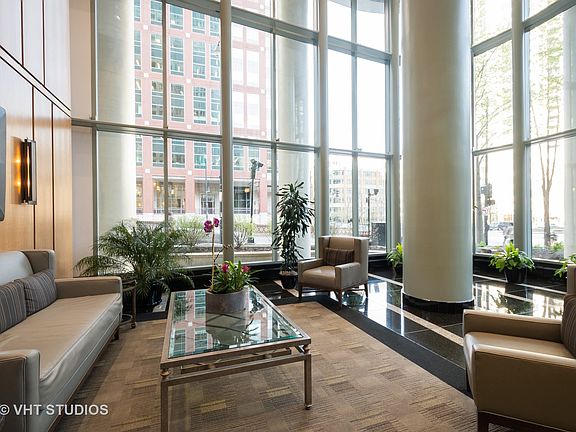 2nd image of 345 N La Salle St #1707