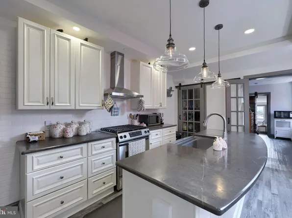 338 N 3rd St, Columbia, PA 17512
