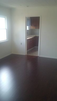3rd image of 1715 N Ave 45