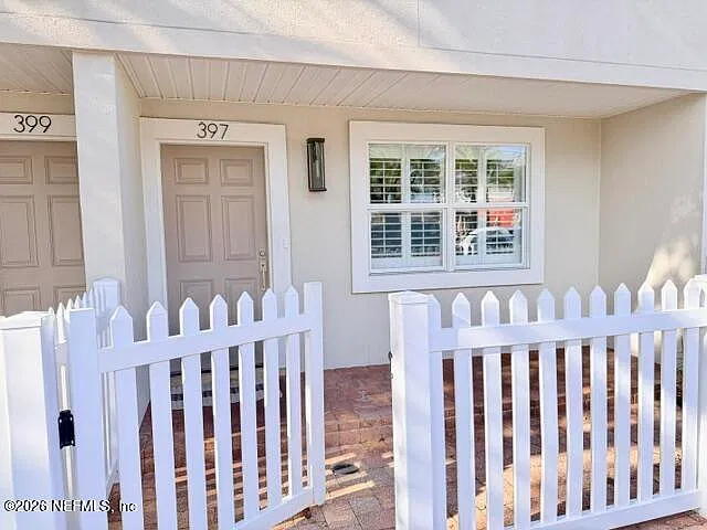 2 bed, 1.5 bath, 976 sqft, $3,500 — Photo 2