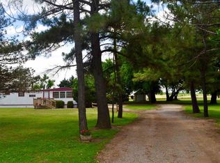 3521 E River Rd, Newkirk, OK 74647