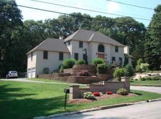 461 Country View Dr, Warwick, RI 02886