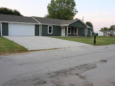 302 Kelly Ave, Osawatomie, KS, 66064