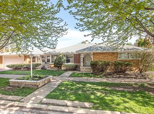 9146 S 54th Ct, Oak Lawn, IL 60453