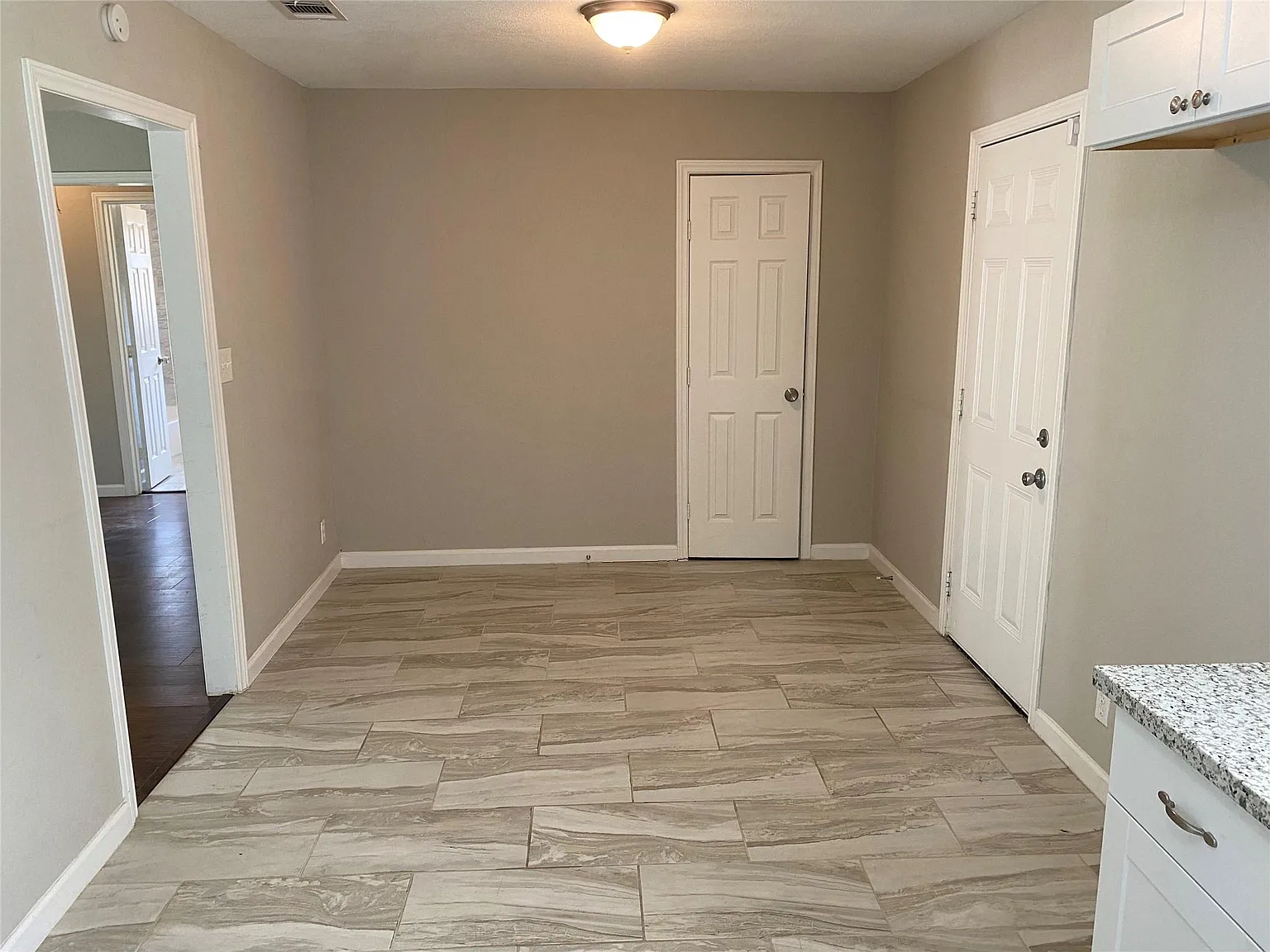 3 bed, 2.0 bath, 1112 sqft, $1,495 — Photo 4