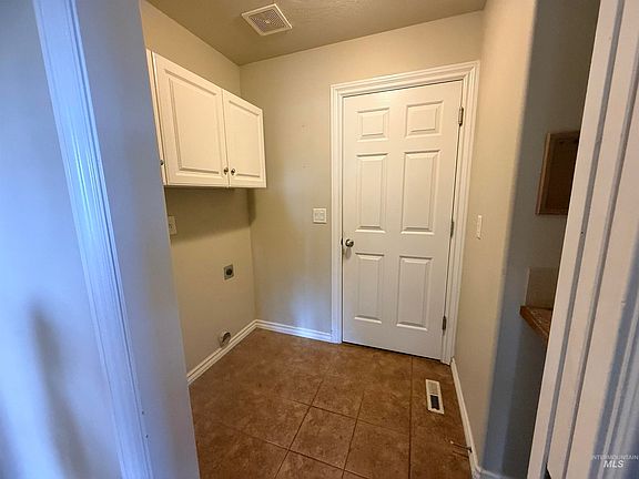 4th image of 1401 N 14 E