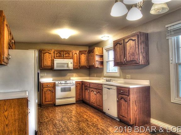 4th image of 106 Carolyn Dr