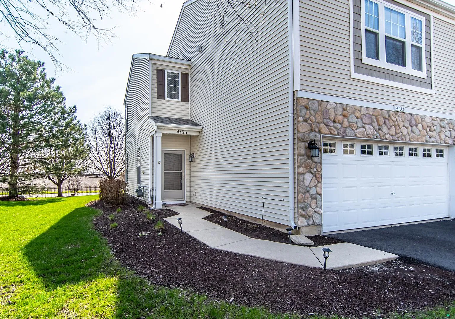 4133 Blackstone Dr — Photo 1