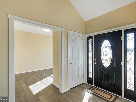 3rd image of 4460 Mayflower Ln