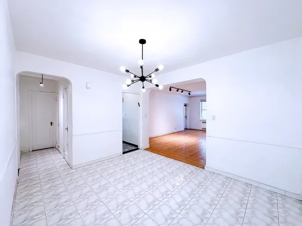 1615 Avenue I image 11 of 15