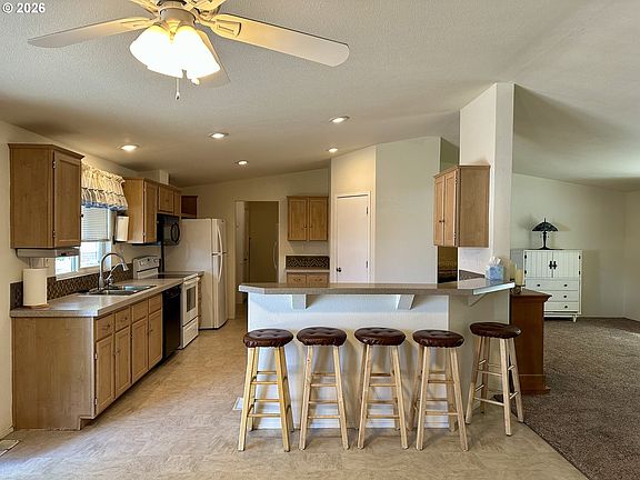 2nd image of 1809 26th St Unit 38