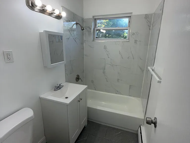 36 Smith St #B3 — Photo 3