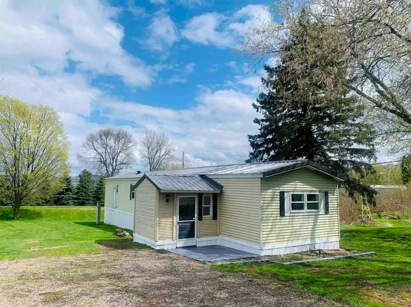12 Coopers Bayview Street, Grand Isle, VT 05458