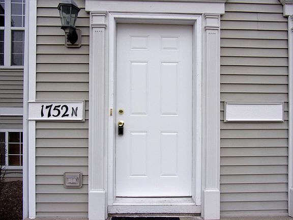 2nd image of 1752 Fieldstone Dr N #1752