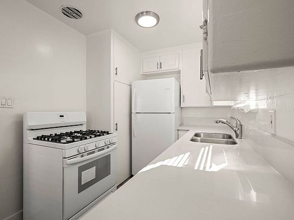 3rd image of 6050 10th Ave