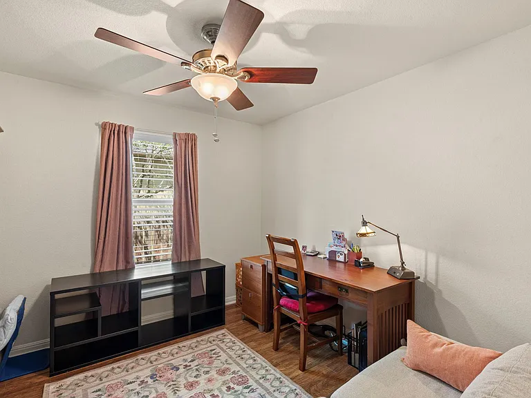 1109 Delmar St — Photo 14