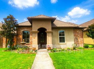 330 Dunvegan Ct, Lafayette, LA 70503