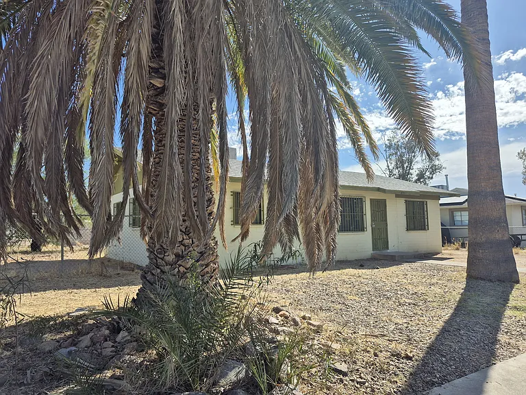 2810 E Norton Vis — Photo 4