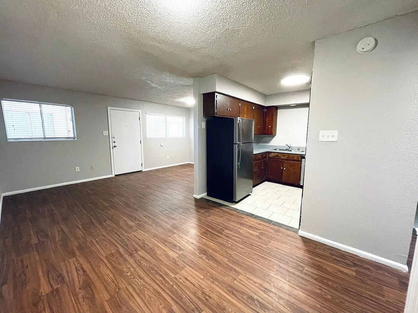 Courtyards West Updated Living in Central Lubbock — Photo 4