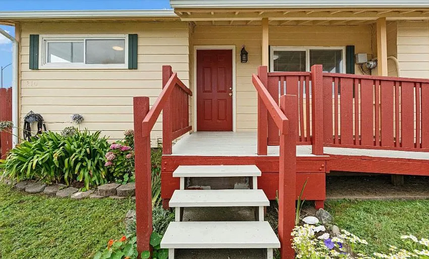 B St, Crescent City — Photo 1