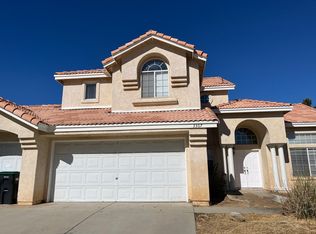 3307 Chertsey Ln, Palmdale, CA 93551