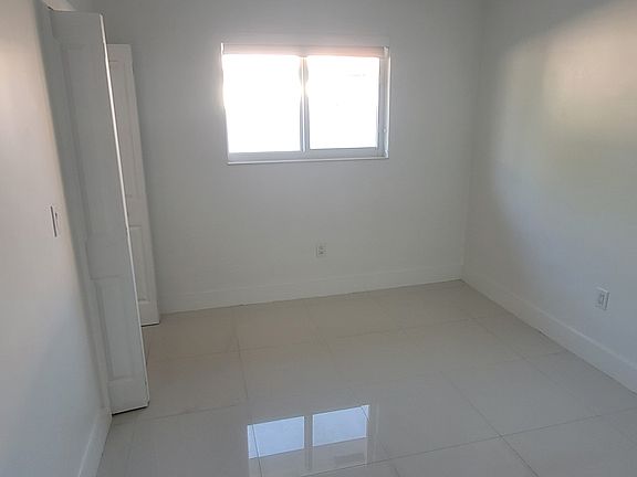 5th image of 3191 NW 18th St #1