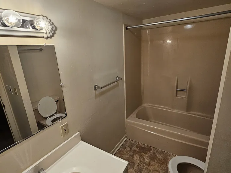 Terrace Heights Apartments — Photo 14