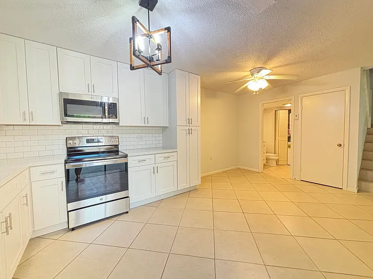 2110 21st Ln — Photo 6