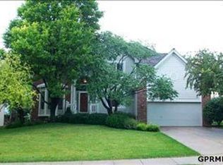 17082 Weir St, Omaha, NE 68135