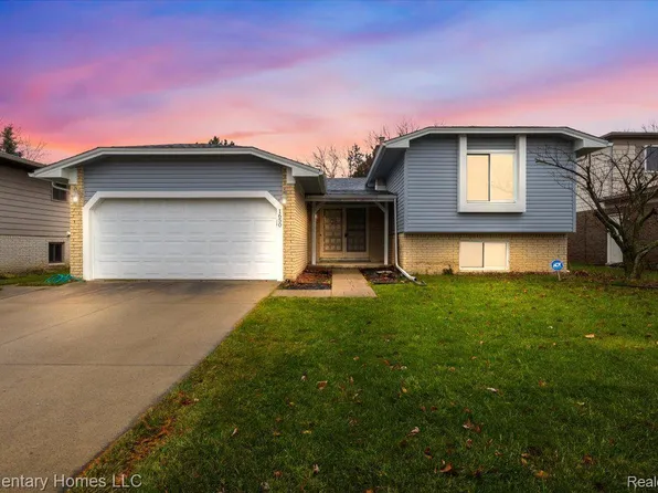 1650 Crestline Dr, Troy, MI 48083