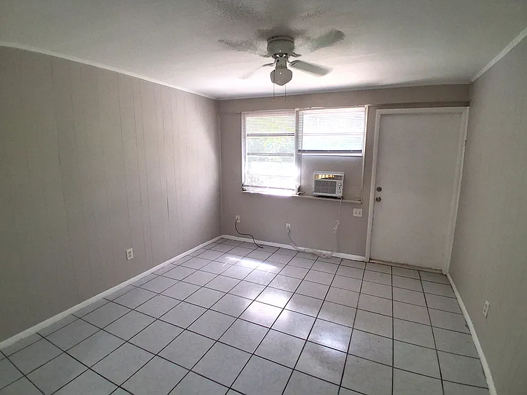 2203-2205 SE 15th Ln #2203 — Photo 8