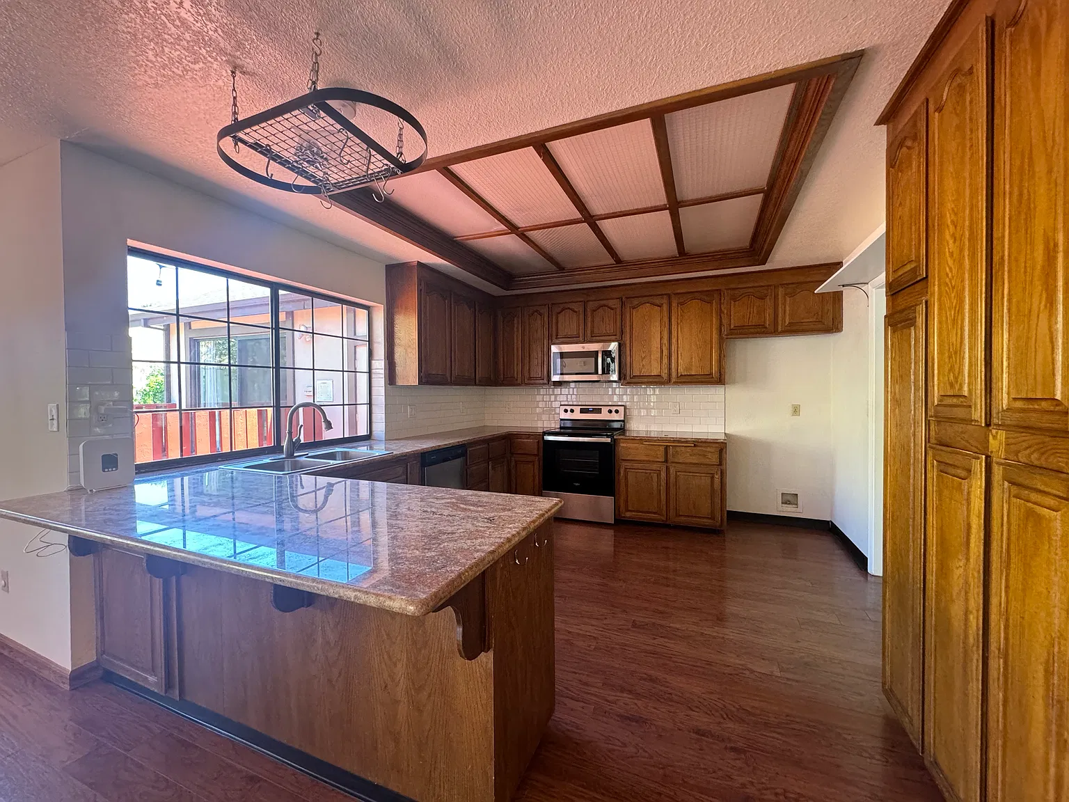 4 bed, 3200 sqft, $3,500 — Photo 4