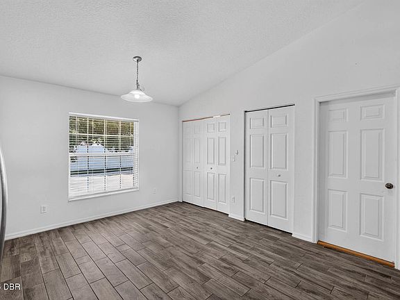 5th image of 18 Wheeling Ln