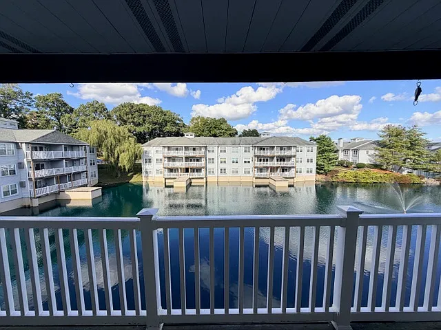 Building Photo - 1907 Waters Edge Dr