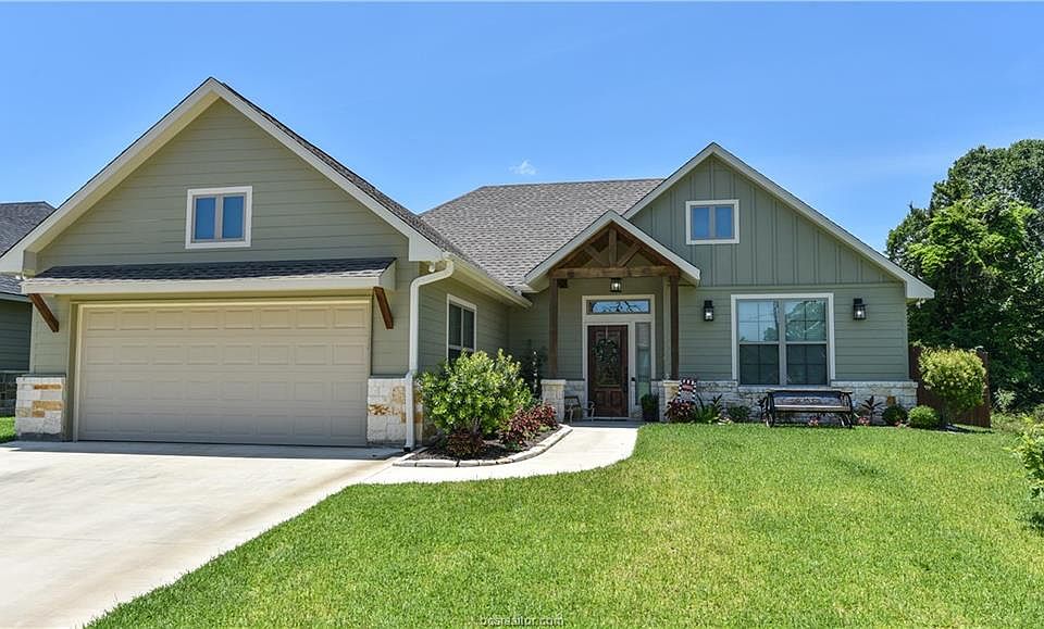1st image of 1009 Meadow Wood
