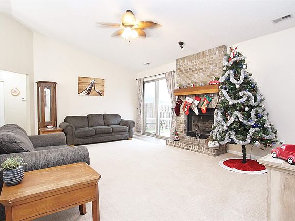 3rd image of 2119 Canyon Dr