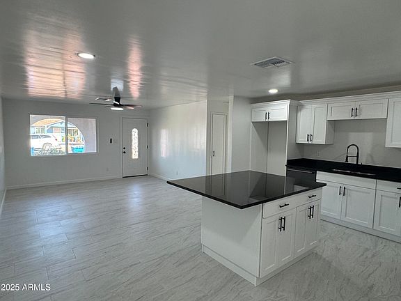 4th image of 7961 W CAMPBELL Avenue