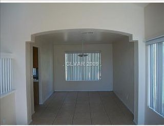 3rd image of 1649 Mexican Poppy St