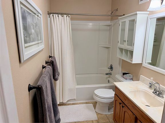 5th image of 4208 Benton St NE