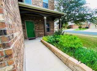121 Chickadee Ln, Leander, TX 78641