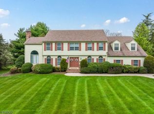 19 Uptom Pine Rd, Lebanon, NJ 08833