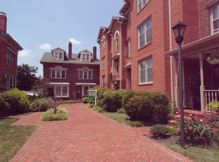 552 N West St, Alexandria, VA 22314