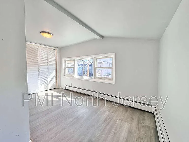 227 Washington Ave — Photo 16