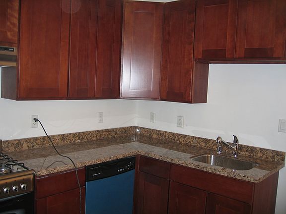 5th image of 1565 Washington St